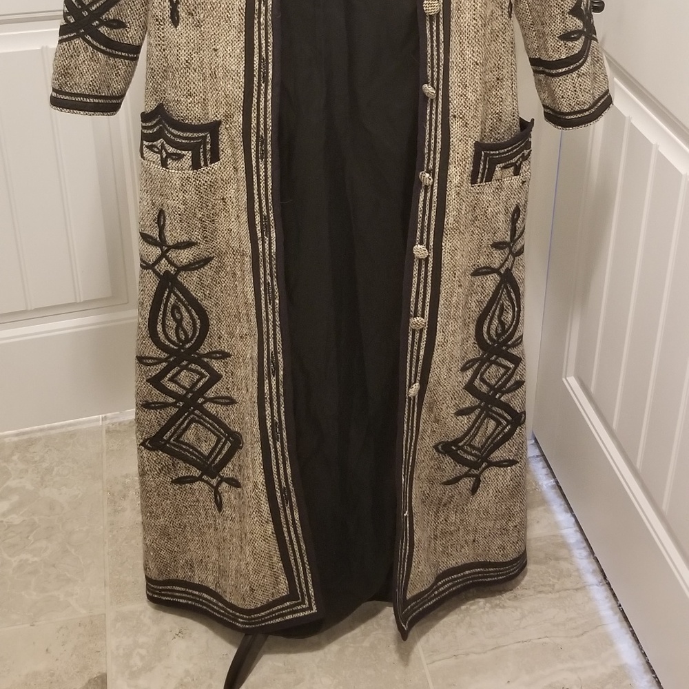Embroidered trench jacket - Picture 2 of 4